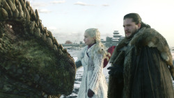 extant_GameOfThrones_8x01-Winterfell_3170