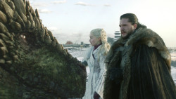 extant_GameOfThrones_8x01-Winterfell_3171