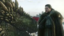 extant_GameOfThrones_8x01-Winterfell_3173