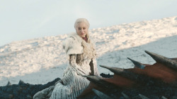 extant_GameOfThrones_8x01-Winterfell_3189