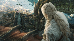 extant_GameOfThrones_8x01-Winterfell_3198
