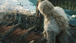 extant_GameOfThrones_8x01-Winterfell_3202