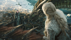 extant_GameOfThrones_8x01-Winterfell_3204