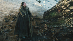 extant_GameOfThrones_8x01-Winterfell_3212