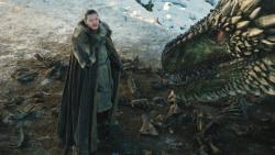 extant_GameOfThrones_8x01-Winterfell_3217