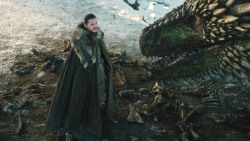 extant_GameOfThrones_8x01-Winterfell_3229
