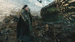 extant_GameOfThrones_8x01-Winterfell_3231