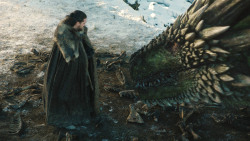 extant_GameOfThrones_8x01-Winterfell_3234