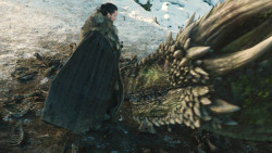 extant_GameOfThrones_8x01-Winterfell_3235