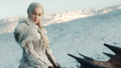 extant_GameOfThrones_8x01-Winterfell_3239