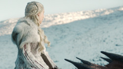 extant_GameOfThrones_8x01-Winterfell_3242