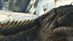 extant_GameOfThrones_8x01-Winterfell_3245