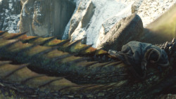extant_GameOfThrones_8x01-Winterfell_3250