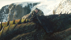 extant_GameOfThrones_8x01-Winterfell_3261
