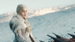 extant_GameOfThrones_8x01-Winterfell_3264