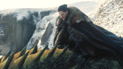 extant_GameOfThrones_8x01-Winterfell_3268