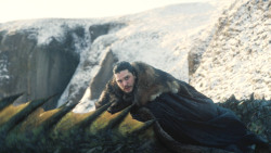 extant_GameOfThrones_8x01-Winterfell_3271