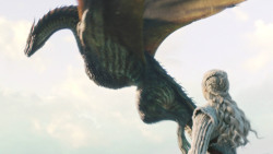 extant_GameOfThrones_8x01-Winterfell_3275