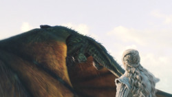 extant_GameOfThrones_8x01-Winterfell_3276