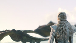 extant_GameOfThrones_8x01-Winterfell_3278
