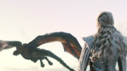 extant_GameOfThrones_8x01-Winterfell_3279