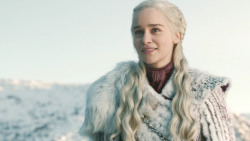 extant_GameOfThrones_8x01-Winterfell_3282