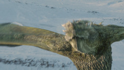 extant_GameOfThrones_8x01-Winterfell_3302