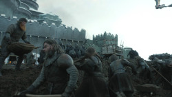 extant_GameOfThrones_8x01-Winterfell_3315