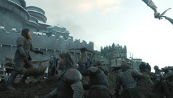 extant_GameOfThrones_8x01-Winterfell_3316