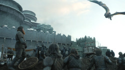 extant_GameOfThrones_8x01-Winterfell_3317