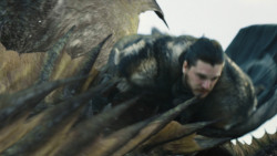 extant_GameOfThrones_8x01-Winterfell_3320