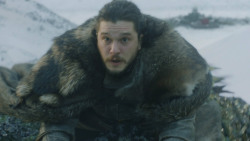 extant_GameOfThrones_8x01-Winterfell_3342