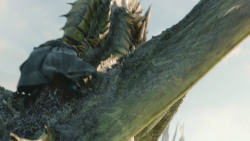 extant_GameOfThrones_8x01-Winterfell_3351