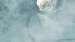 extant_GameOfThrones_8x01-Winterfell_3411