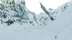 extant_GameOfThrones_8x01-Winterfell_3413
