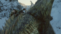extant_GameOfThrones_8x01-Winterfell_3427