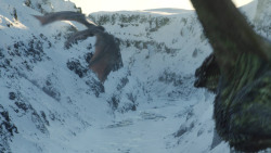 extant_GameOfThrones_8x01-Winterfell_3430