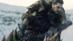 extant_GameOfThrones_8x01-Winterfell_3441