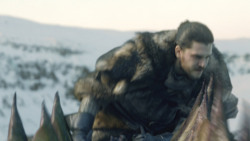 extant_GameOfThrones_8x01-Winterfell_3442