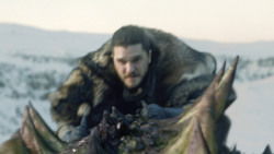 extant_GameOfThrones_8x01-Winterfell_3444
