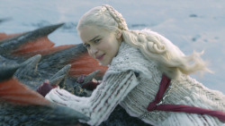 extant_GameOfThrones_8x01-Winterfell_3457