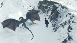extant_GameOfThrones_8x01-Winterfell_3473