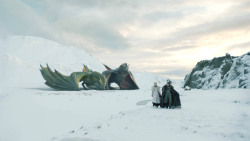 extant_GameOfThrones_8x01-Winterfell_3480