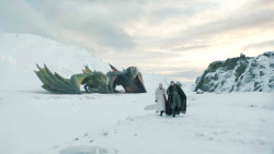 extant_GameOfThrones_8x01-Winterfell_3484