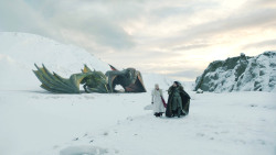 extant_GameOfThrones_8x01-Winterfell_3485