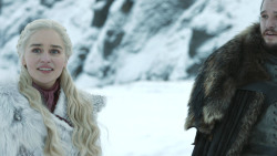 extant_GameOfThrones_8x01-Winterfell_3491