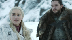 extant_GameOfThrones_8x01-Winterfell_3493
