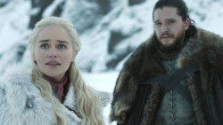 extant_GameOfThrones_8x01-Winterfell_3495