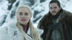 extant_GameOfThrones_8x01-Winterfell_3496