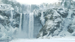 extant_GameOfThrones_8x01-Winterfell_3502